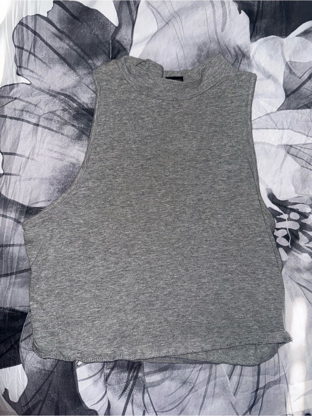 Wet Seal Gray Sleeveless Crop Tank